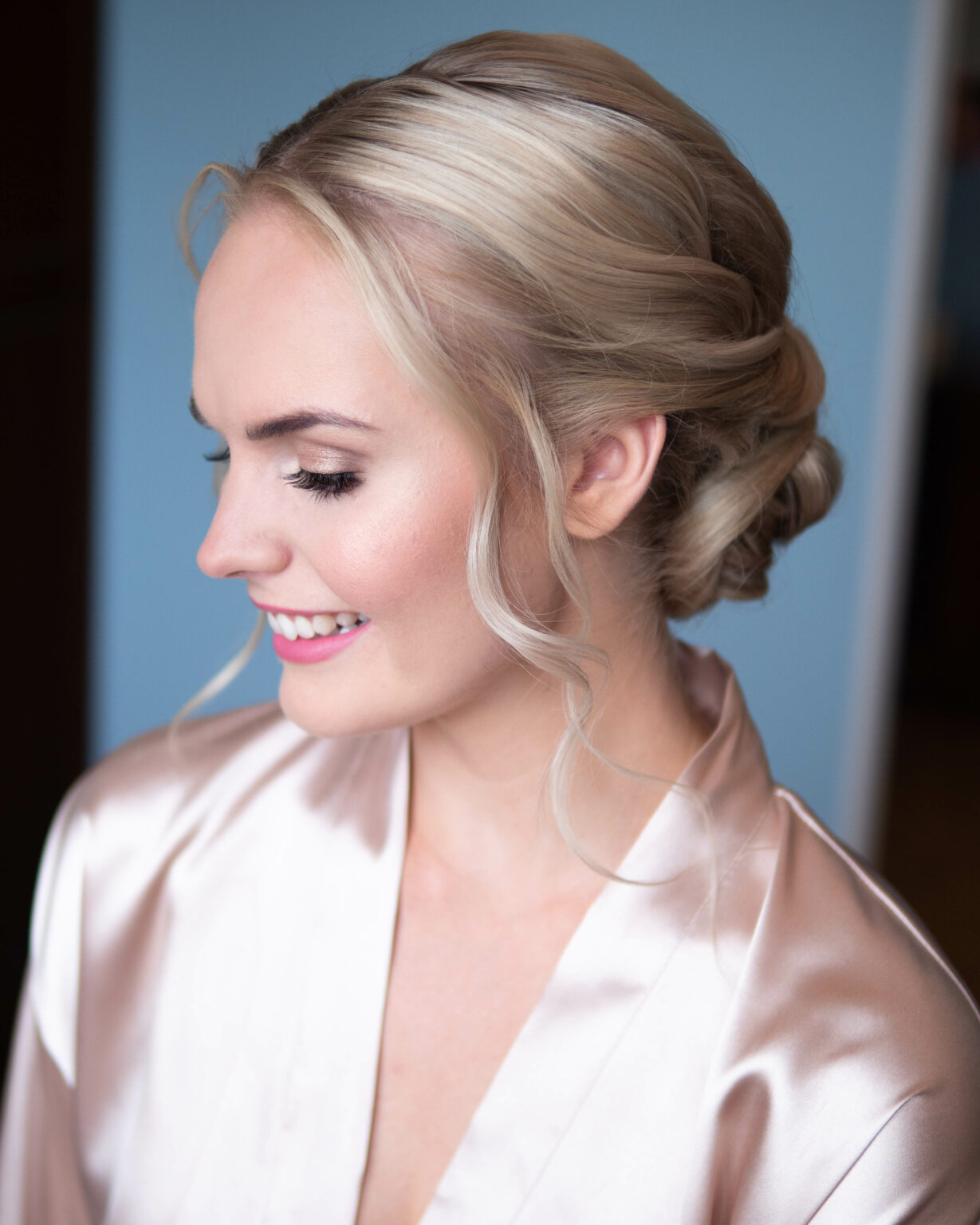 Kuva Sanna Juhalan tekemästä meikistä ja kampauksesta